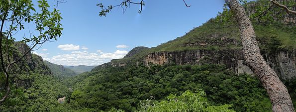 Vista do Mirante do salto II do Rio Preto panorâmica