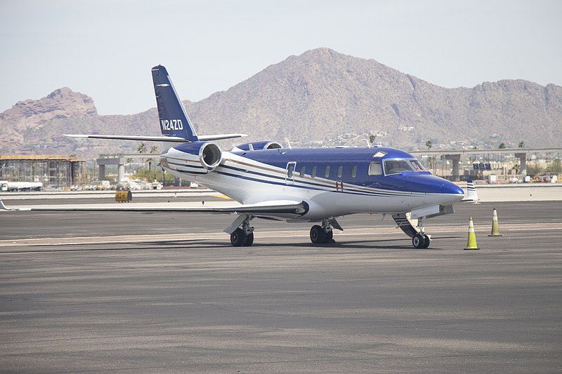 File:Gulfstream G100 N24ZD.jpg