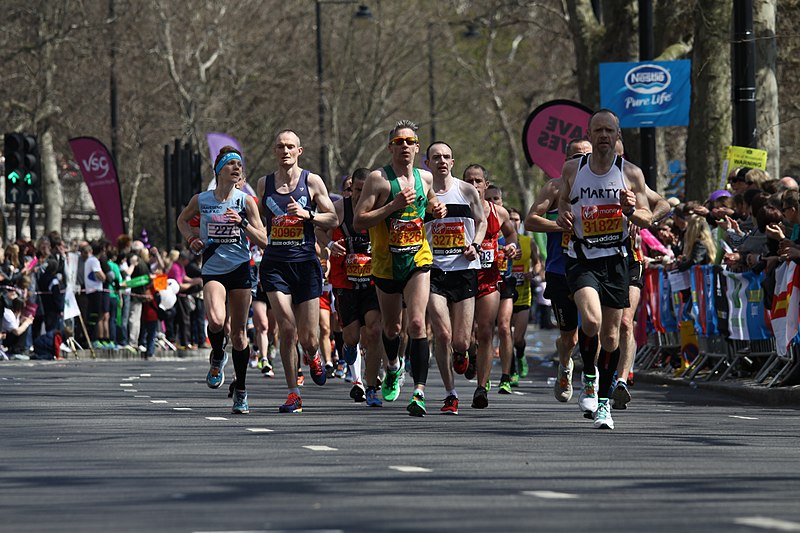 File:Runners of the 2013 London Marathon (33).JPG