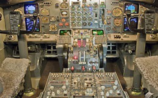 Boeing 737-300 Cockpit